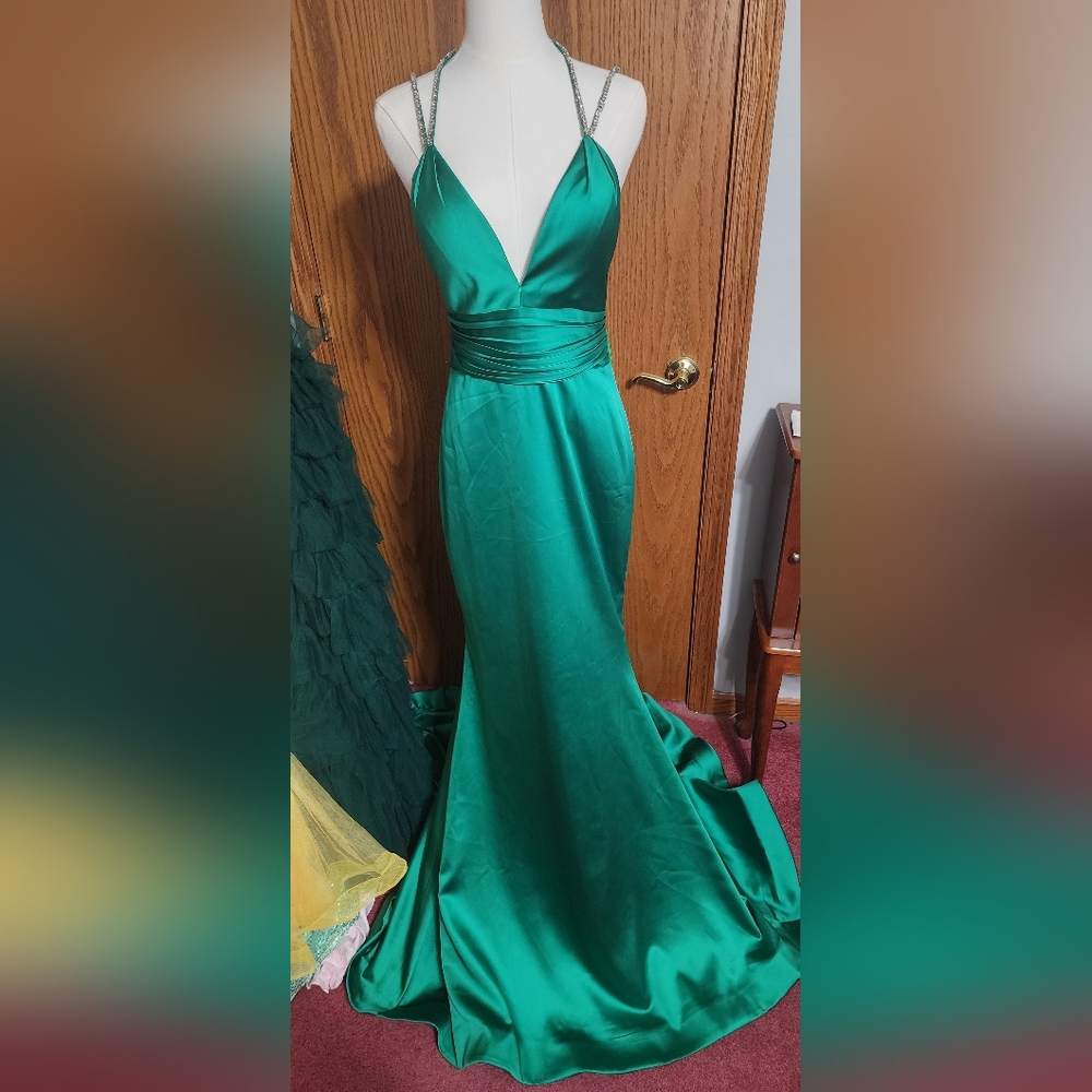 Jovani Elegant Green Satin Evening Gown